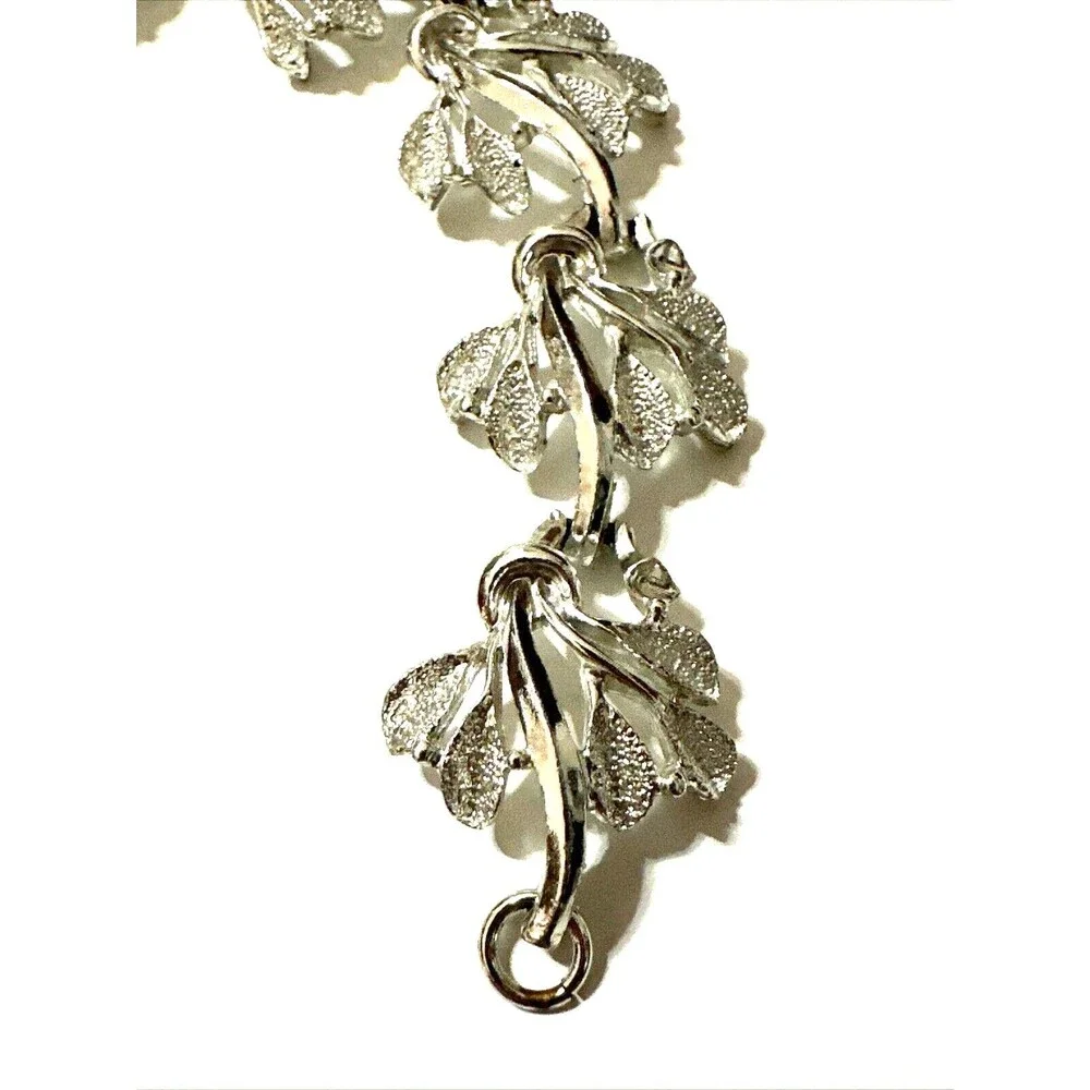 Vintage Ornate Leaf Bracelet Silver Tone Textured Openwork Botanical MCM 7.5
